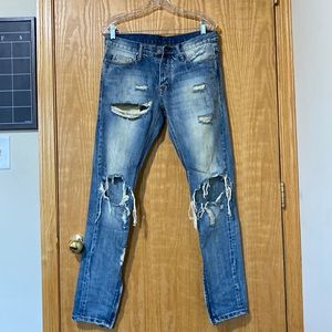 MNML Distressed Jeans